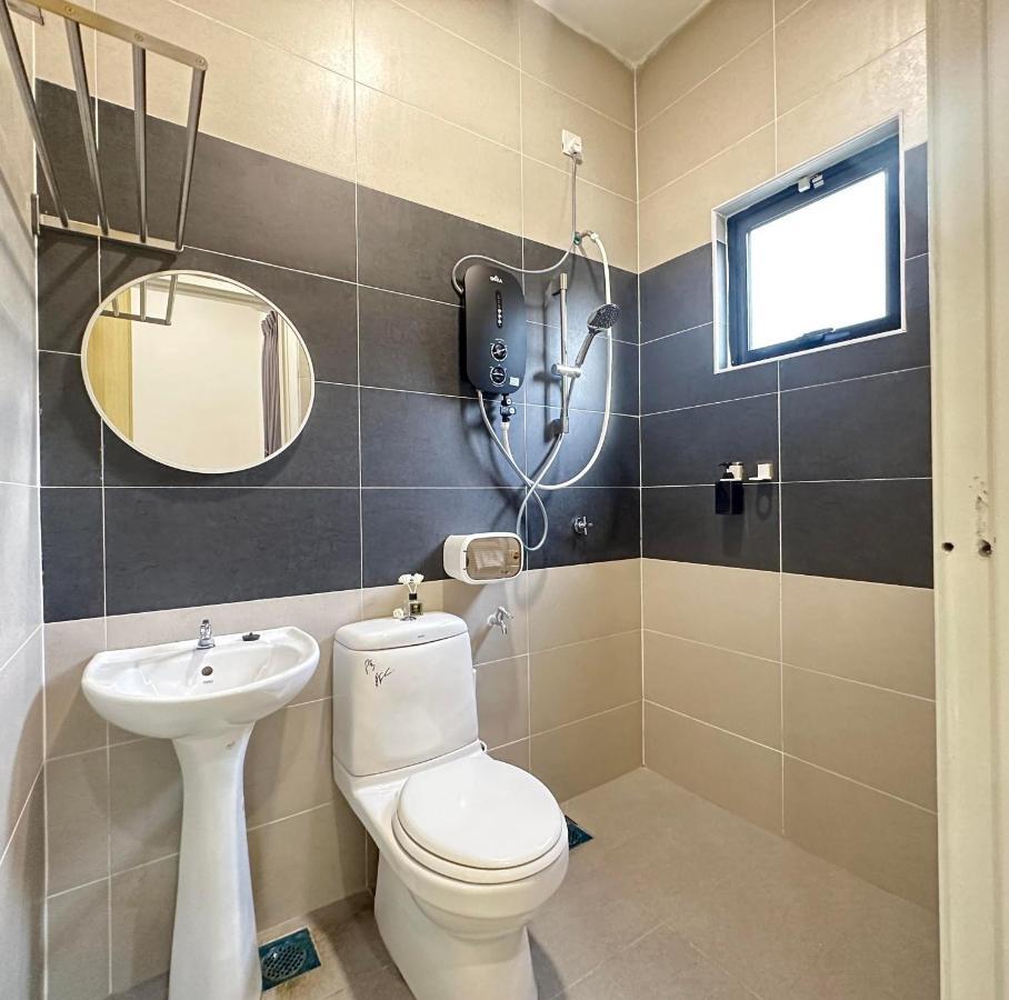 《Untitled Homestay》Sitiawan Ngoại thất bức ảnh